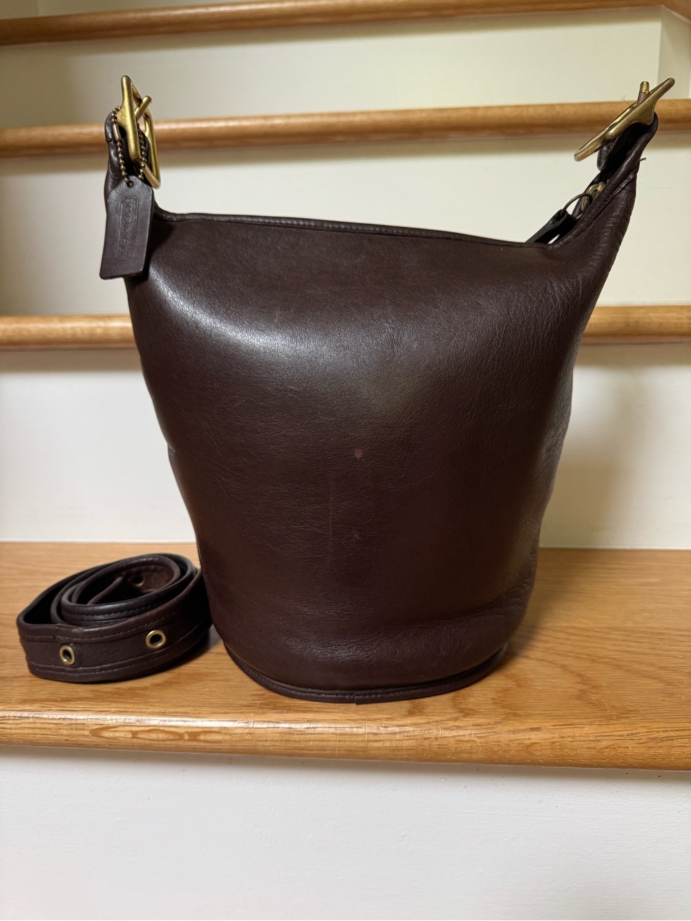 Vintage Coach Helen's Legacy 9953
Mahogany Brown Leather Duffle Bag from Turkey